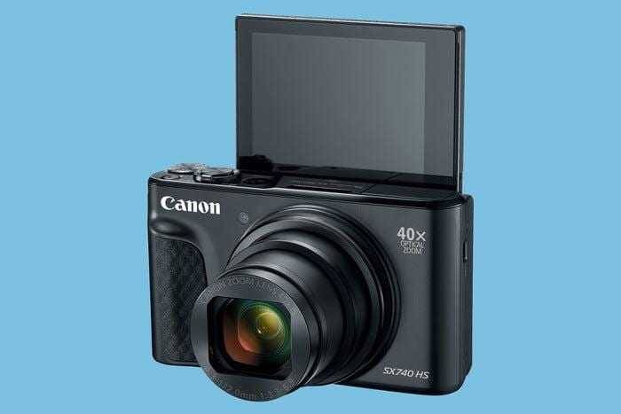 Canon представил первую компактную камеру с 4К видео 5 Камера Canon SX740 HS с выдвижным объективом и дисплеем открыт