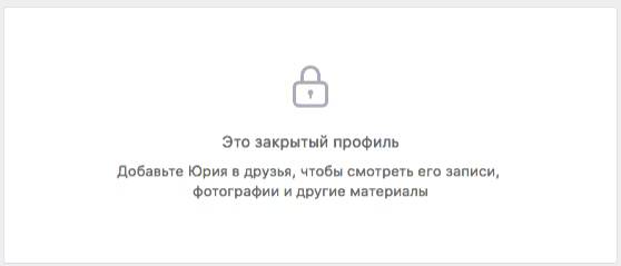 Смартфон с двумя крупными камерами и синим корпусом