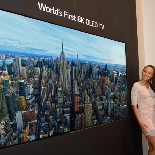 LGE 8K OLED TV 00