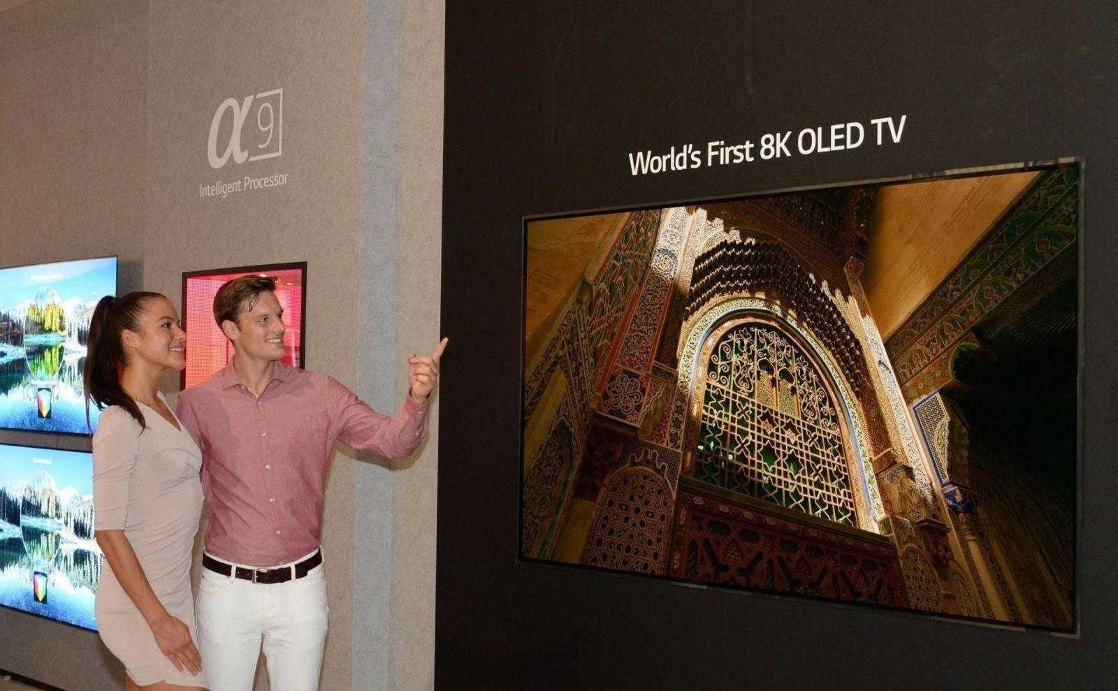 LGE 8K OLED TV 01