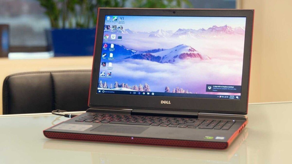 ноутбук Dell Inspiron 7000 с дисплеем и клавиатурой