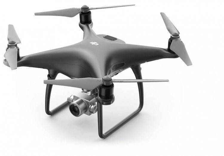 Беспилотник DJI Mavic 2 с четырьмя пропеллерами