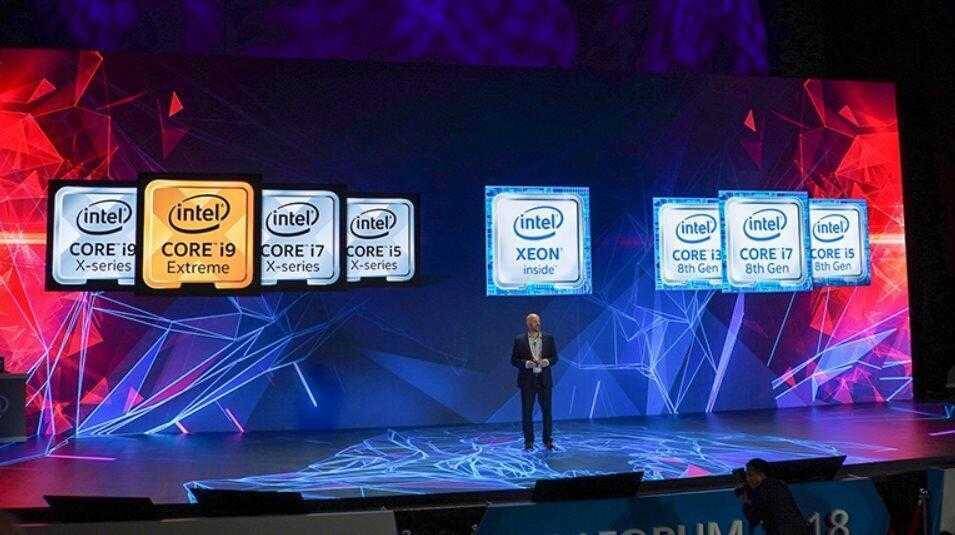 Презентация новых процессоров Intel 8-го поколения на большом экране