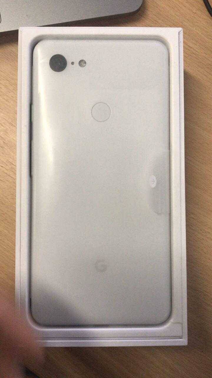 Блогер опубликовал фотографии Google Pixel 3 9 Задняя панель смартфона Meizu 16 Plus с камерой и сенсором отпечатков пальцев