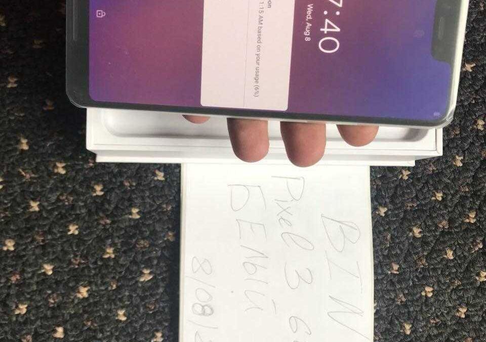 Смартфон Meizu 16 с дисплеем и уведомлением