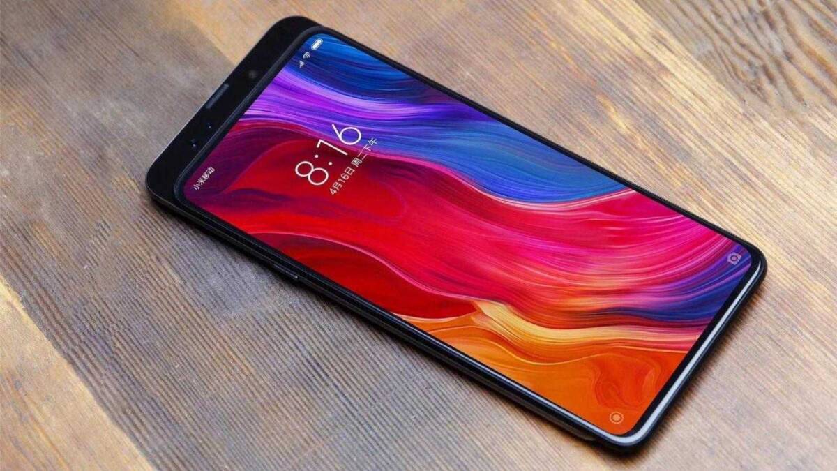 Смартфон Xiaomi Mi MIX 3 с ярким дисплеем и тонкими рамками