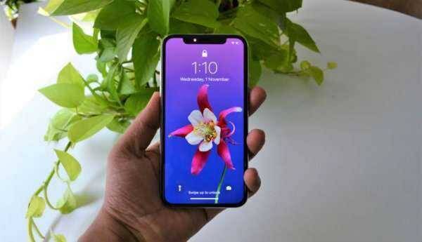 Ручная фотография iPhone 9 с дисплеем и экраном