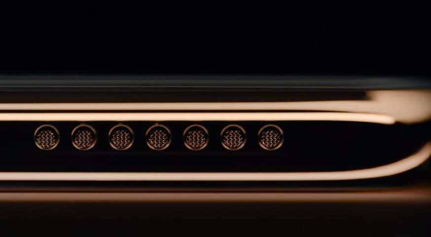 Apple представила самый мощный iPhone XS и XS Max 20 Детальный снимок корпуса и вентиляционных отверстий Apple Watch Series 4
