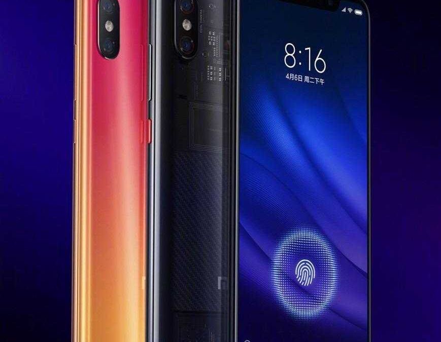 Смартфон Samsung с тройной задней камерой и дисплеем без рамок