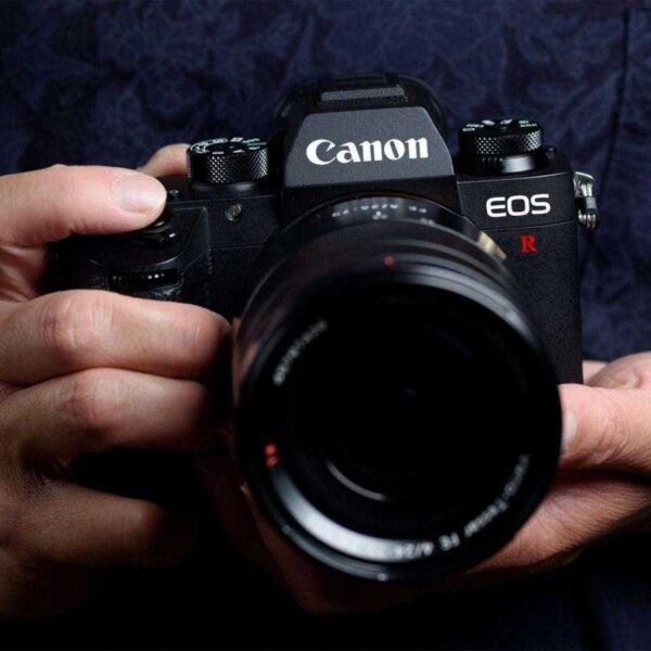 canon eos r mockup