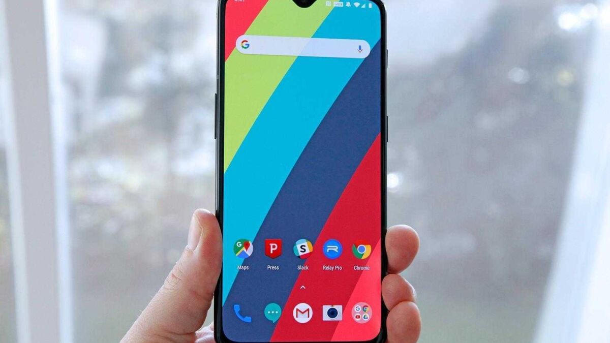 Смартфон Pixel 3 XL с двумя челками и ярким дисплеем