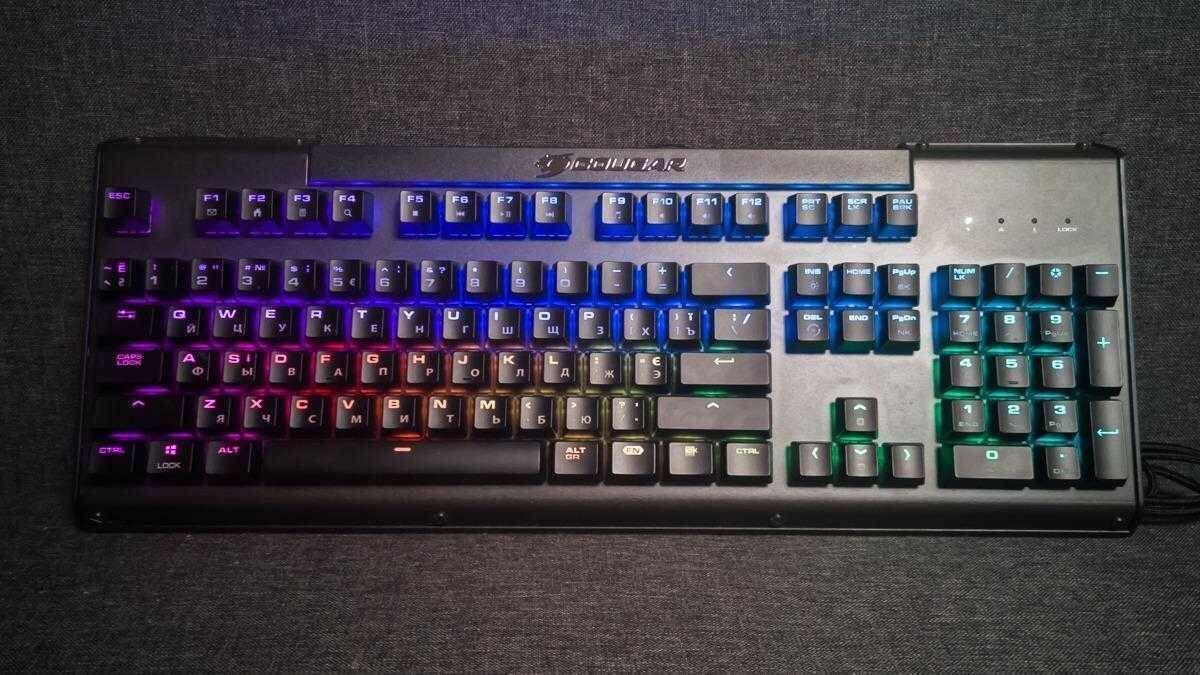 Механическая RGB-клавиатура с подсветкой