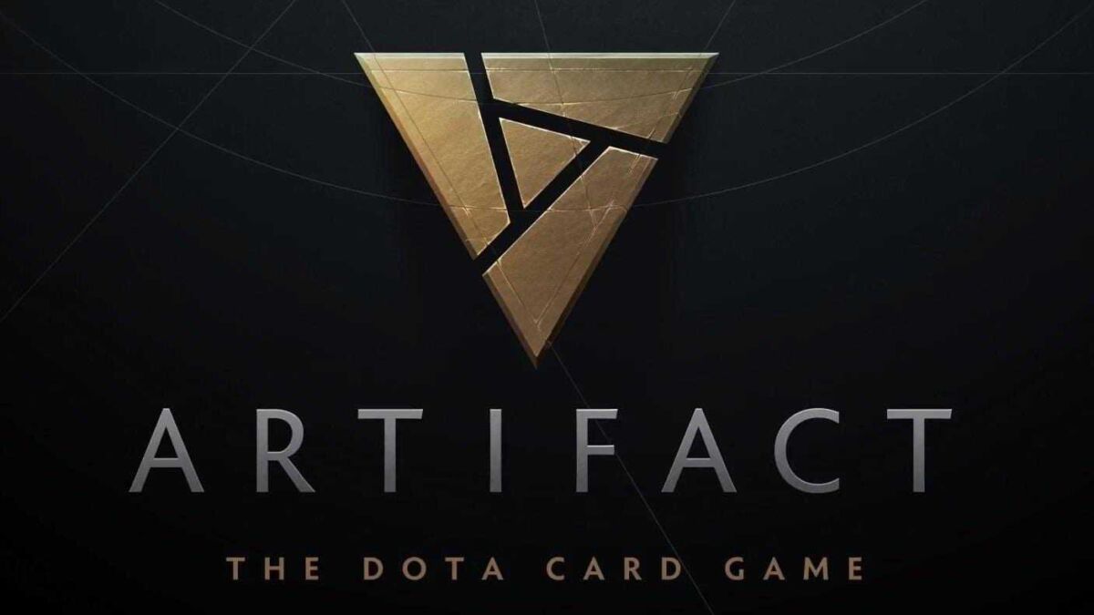 Золотая треугольная карточка Artifact с трещинами