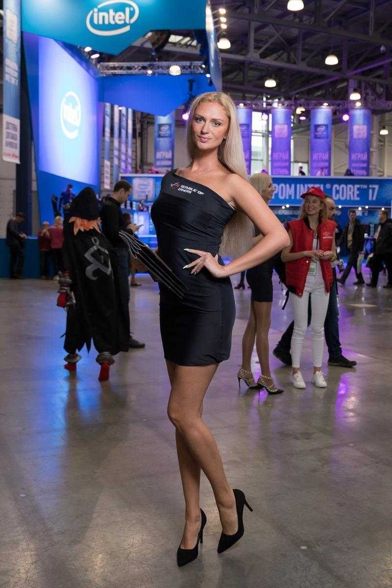 18+ Самые красивые девушки ИгроМир 2018 и Comic Con. День 1 60 igromir comic con devushka 8