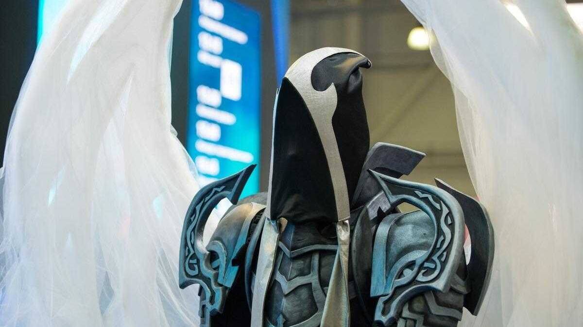 Костюм с броней и декоративными элементами из игры