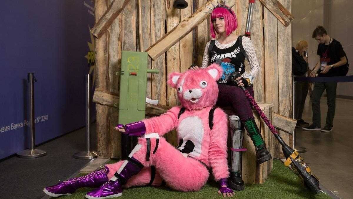 18+ Самый необычный косплей на ИгроМир 2018 и Comic Con. День 2 31 Косплей с персонажем из игры на ИгроМир 2018