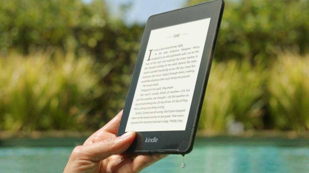 Электронная книга Kindle водонепроницаемая на руке