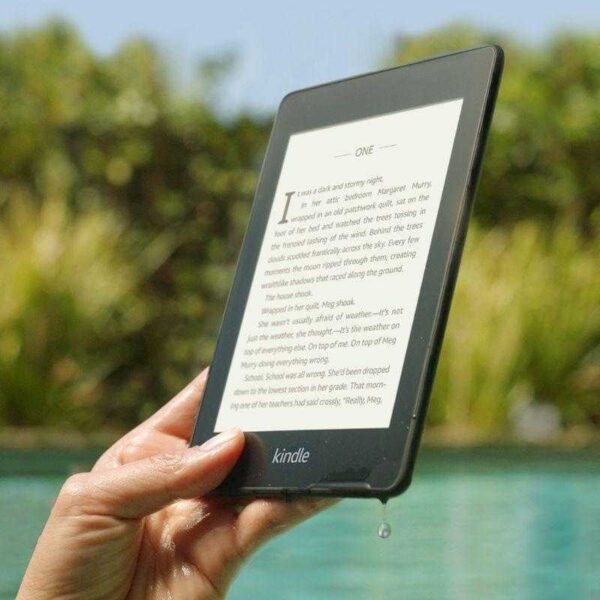 kindle paperwhite lifestyle image 1.0