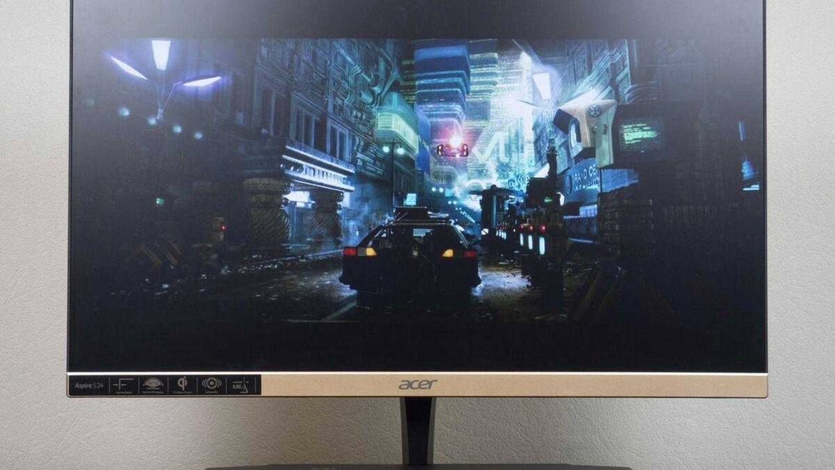 Моноблок Acer Aspire S24-880 в сборе Ультратонкий моноблок Acer Aspire S24 на столе