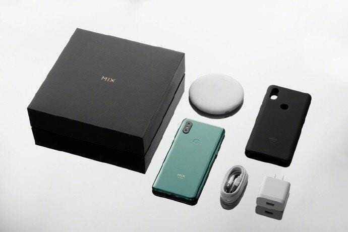 Комплектация iPad Pro с безграничной кнопкой Home
