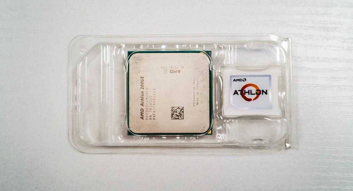 Процессор AMD Athlon и упаковка
