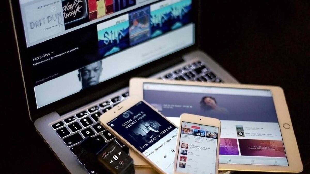 Ночник Apple на запястье с дисплеем и пульсометром