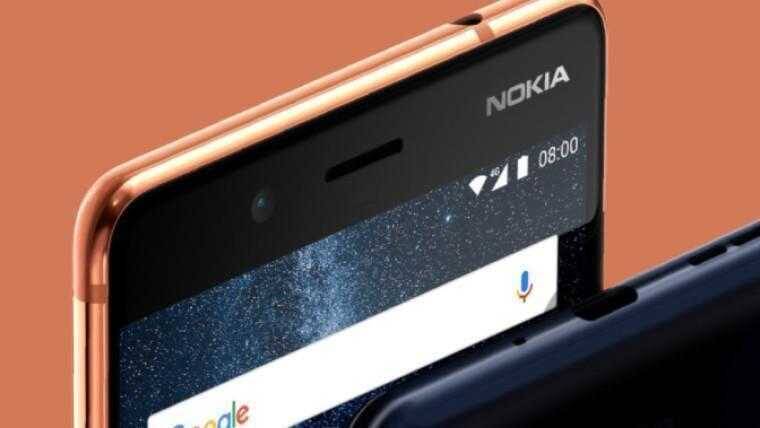 Смартфон Nokia с дисплеем и аппаратной частью близко