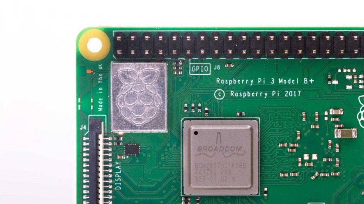 Плата Raspberry Pi 3 Model B+ с процессором Broadcom