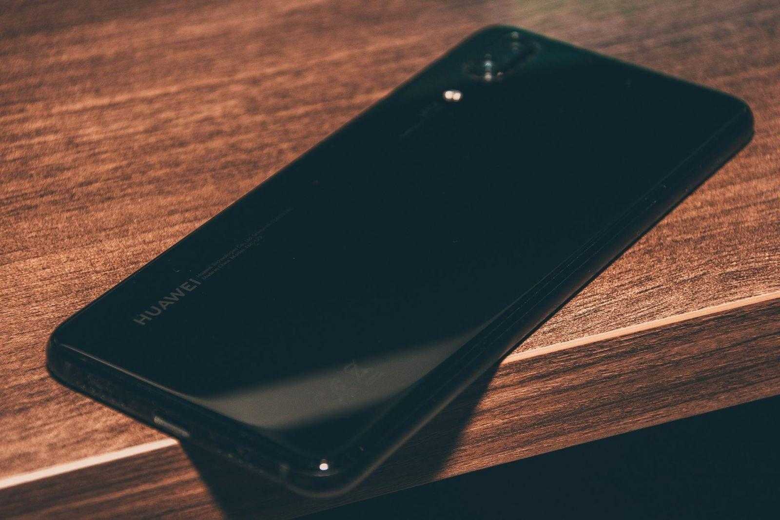 Обзор Huawei P20. Круче только Mate 19 DSC 6885