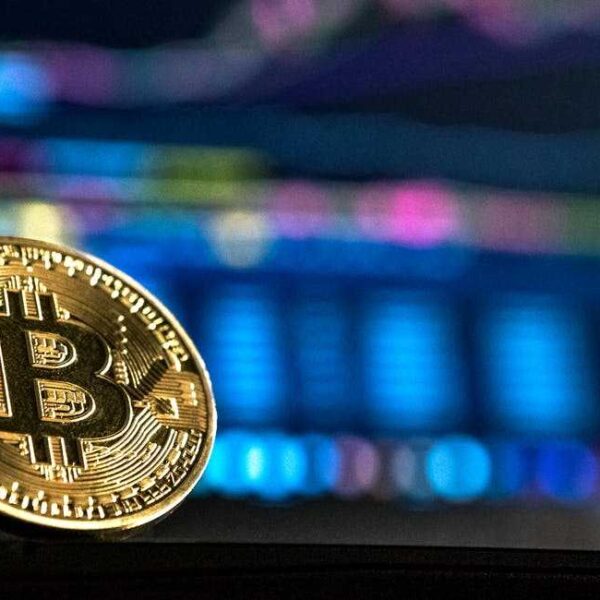 cryptocurrency market value drops below 300 billion