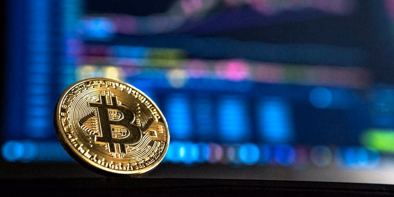 Крупнейшие банки неосознанно обрабатывают операции с криптовалютами 2 cryptocurrency market value drops below 300 billion