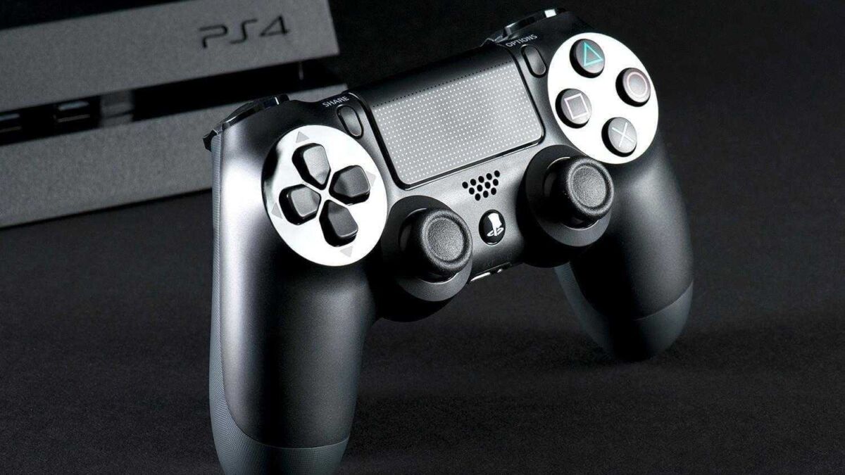 Геймпад PlayStation 4 черный с серебристыми элементами