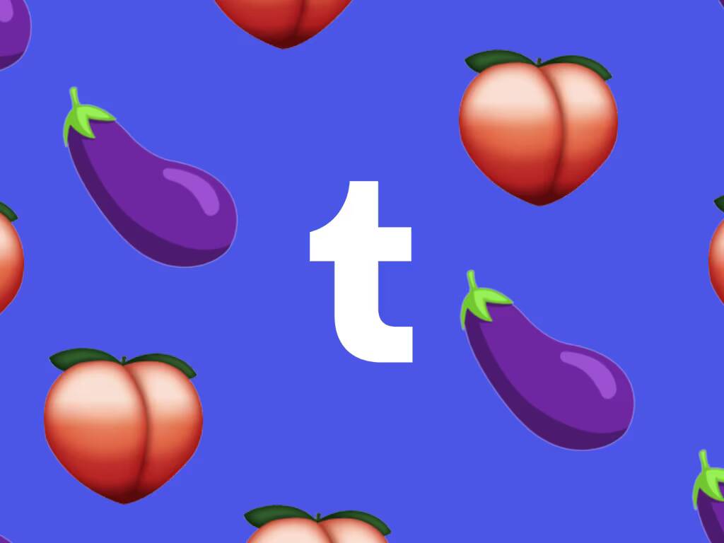 Tumblr вернулся в App Store 1 Иллюстрация с ягодами и символом т в центре на синем фоне