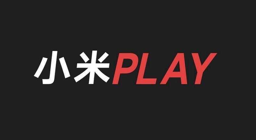 Логотип Xiaomi Play на темном фоне с белым и красным текстом