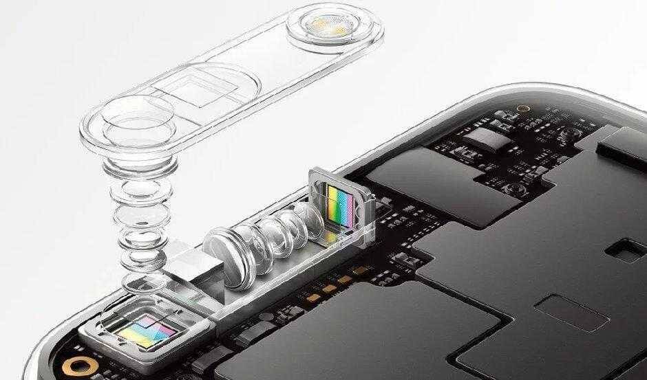 Частичное изображение с внутренними компонентами смартфона Samsung с оптическим зумом