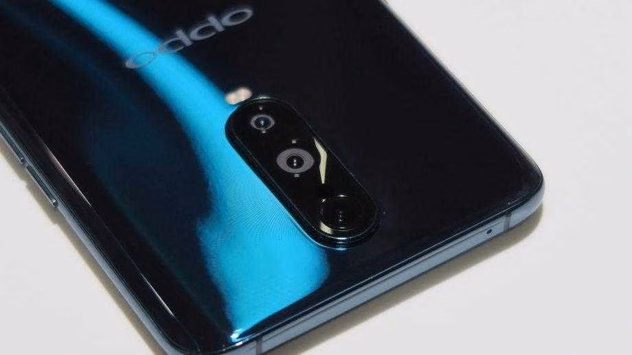 Oppo подтвердила слухи о смартфоне с 10-кратном зумом 3 Oppo RX17 Pro hands on Emerald Green camera 920x518 1