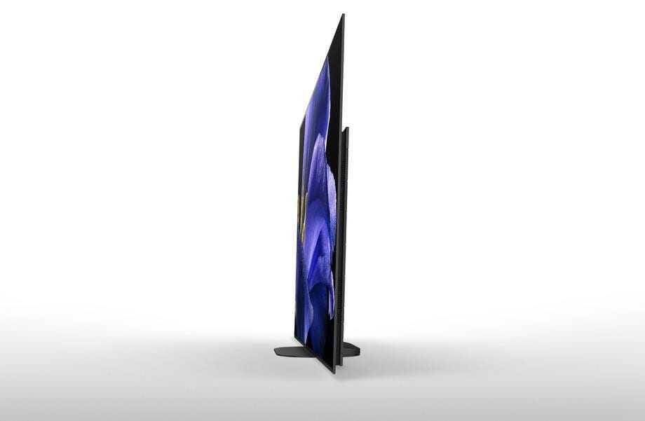 Гигантский телевизор Sony 8K и 4K сбоку