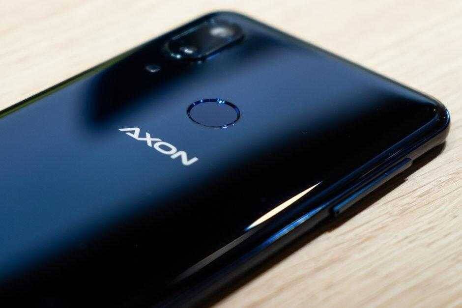 Задняя панель ZTE Axon 10 Pro с двойной камерой и сенсорным кольцом