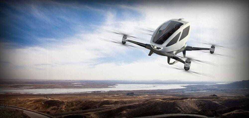 Беспилотное такси Boeing на фоне пейзажа