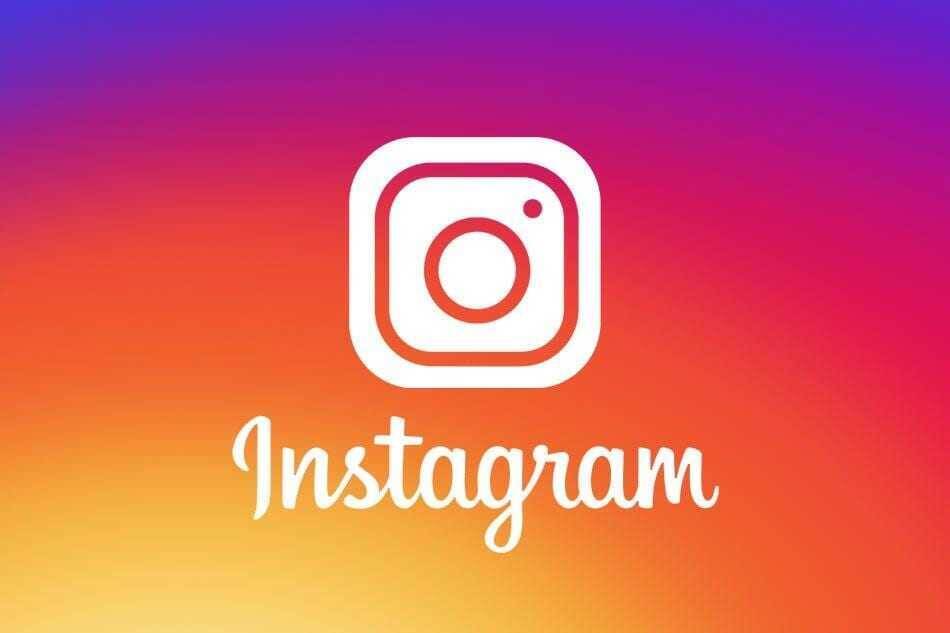 Логотип Instagram на фоне цветного градиента