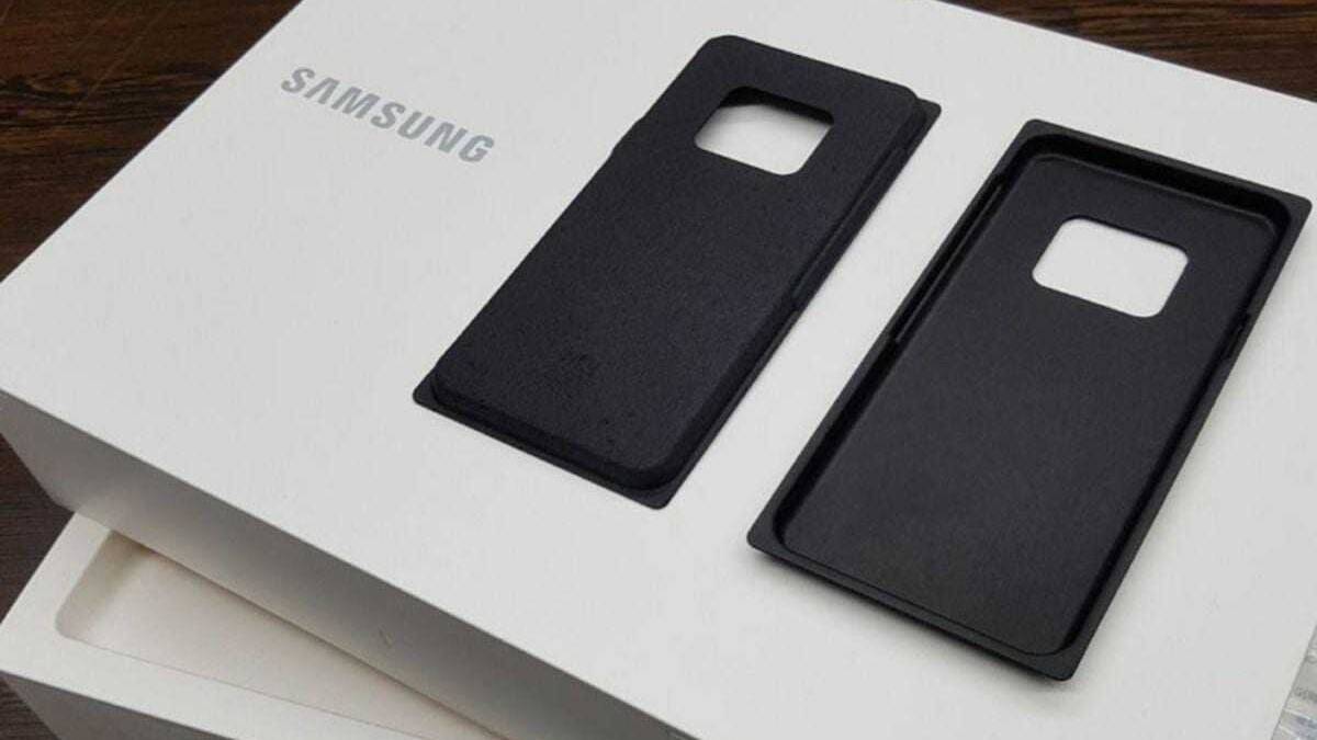 Samsung заменит пластиковую упаковку на экологически чистые материалы 3 Чёрная накладная наушниковая крышка для Apple