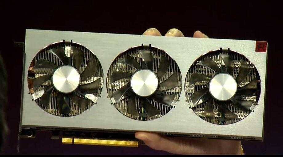 Видеокарта AMD Radeon VII с тремя вентиляторами