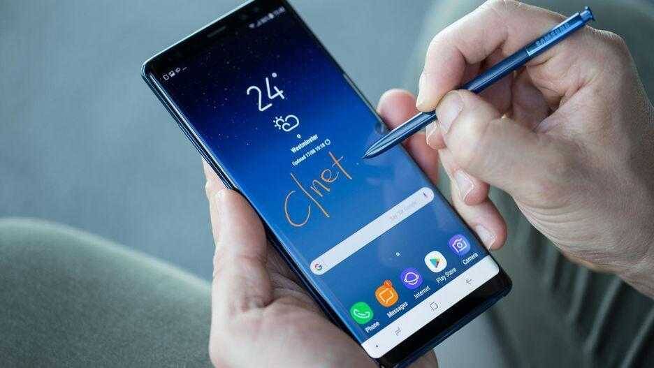 Процесс написания на сенсорном экране Galaxy Note8