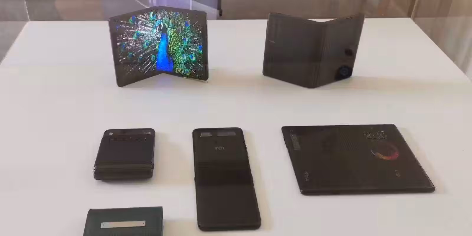 MWC 2019. У TCL есть свои сгибающиеся смартфоны 5 465d123dgy1g0gl1fis3ej22tc240e81 e1550941659197