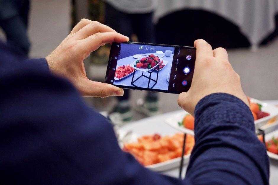 MWC 2019. LG представила свой 5G-смартфон LG V50 ThinQ 5 LG V50 ThinQ hands on 14