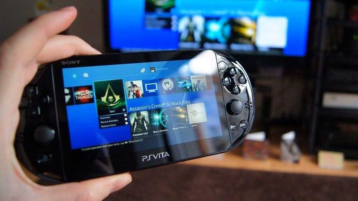 Sony убирает PS Vita с рынка 9 Sony PSP i PlayStation Vita 52 1