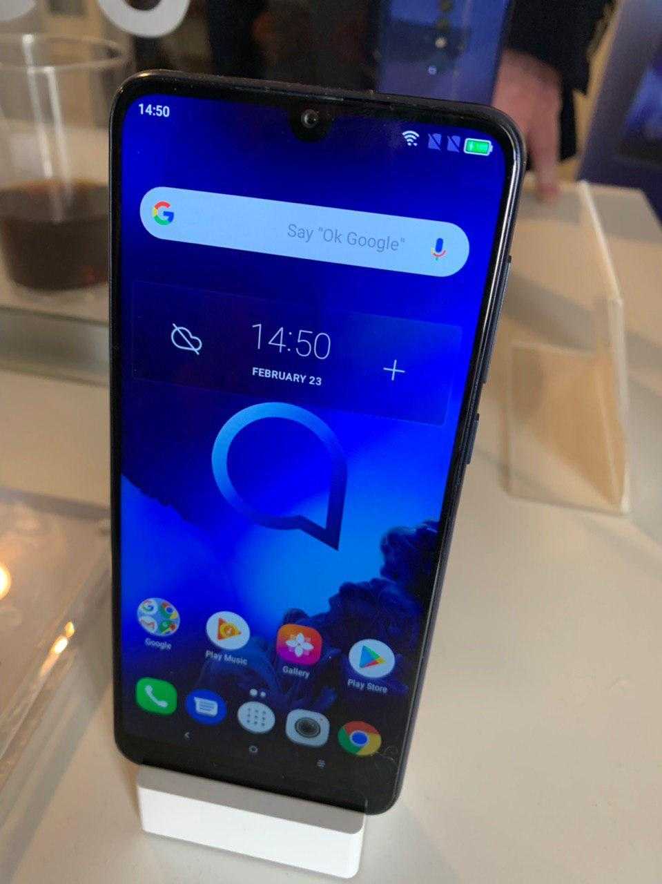 MWC 2019. Alcatel показала смартфоны 3-й серии Alcatel 3 и 3L 9 photo 2019 02 23 19 56 35