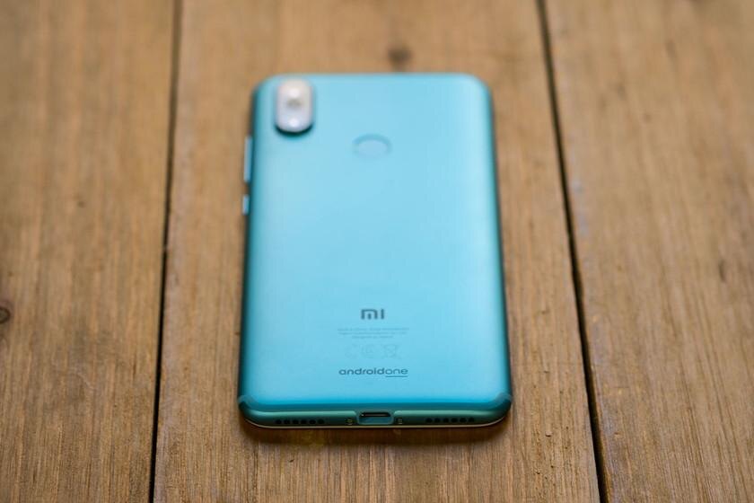 Следующие смартфоны Xiaomi на Android One получат подэкранный сканер отпечатков пальцев 2 840 560