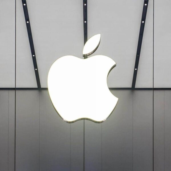 apple logo feat