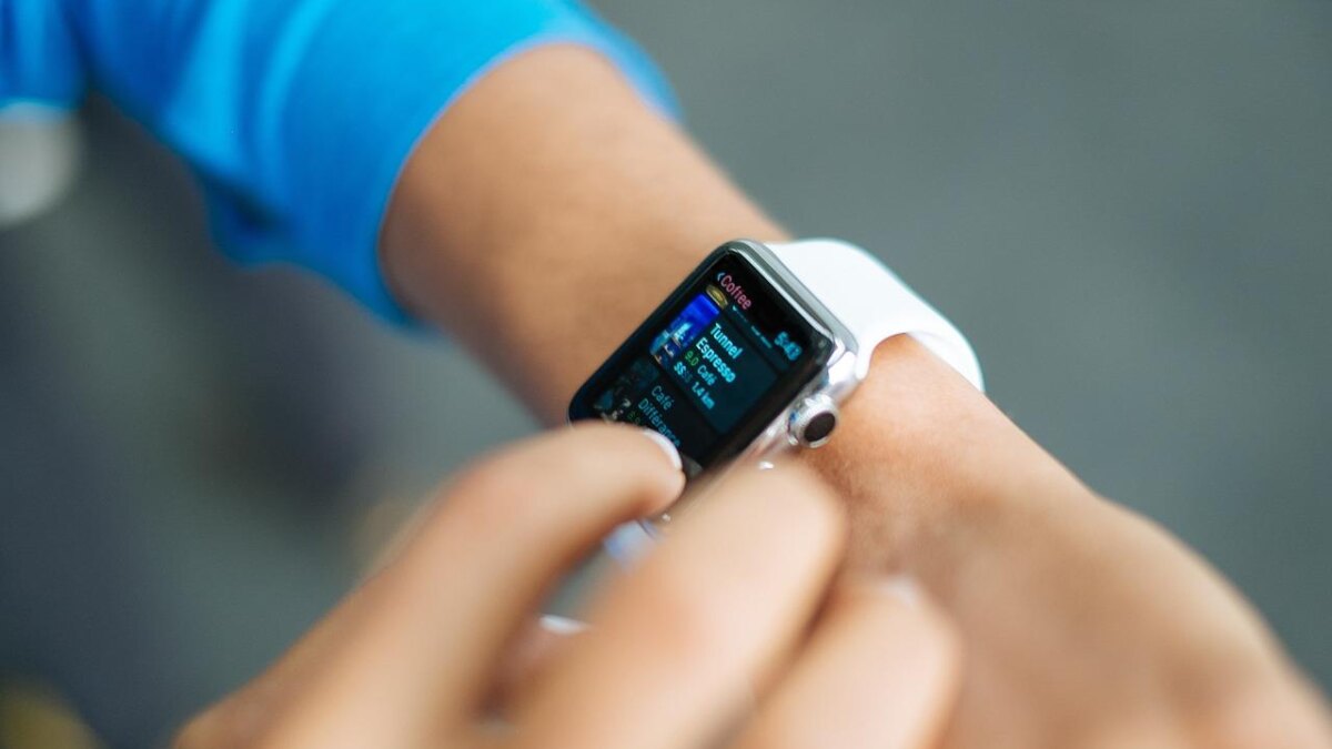 Apple может добавить индикаторы активности в ремешки Apple Watch 4 apple watch 1518529624